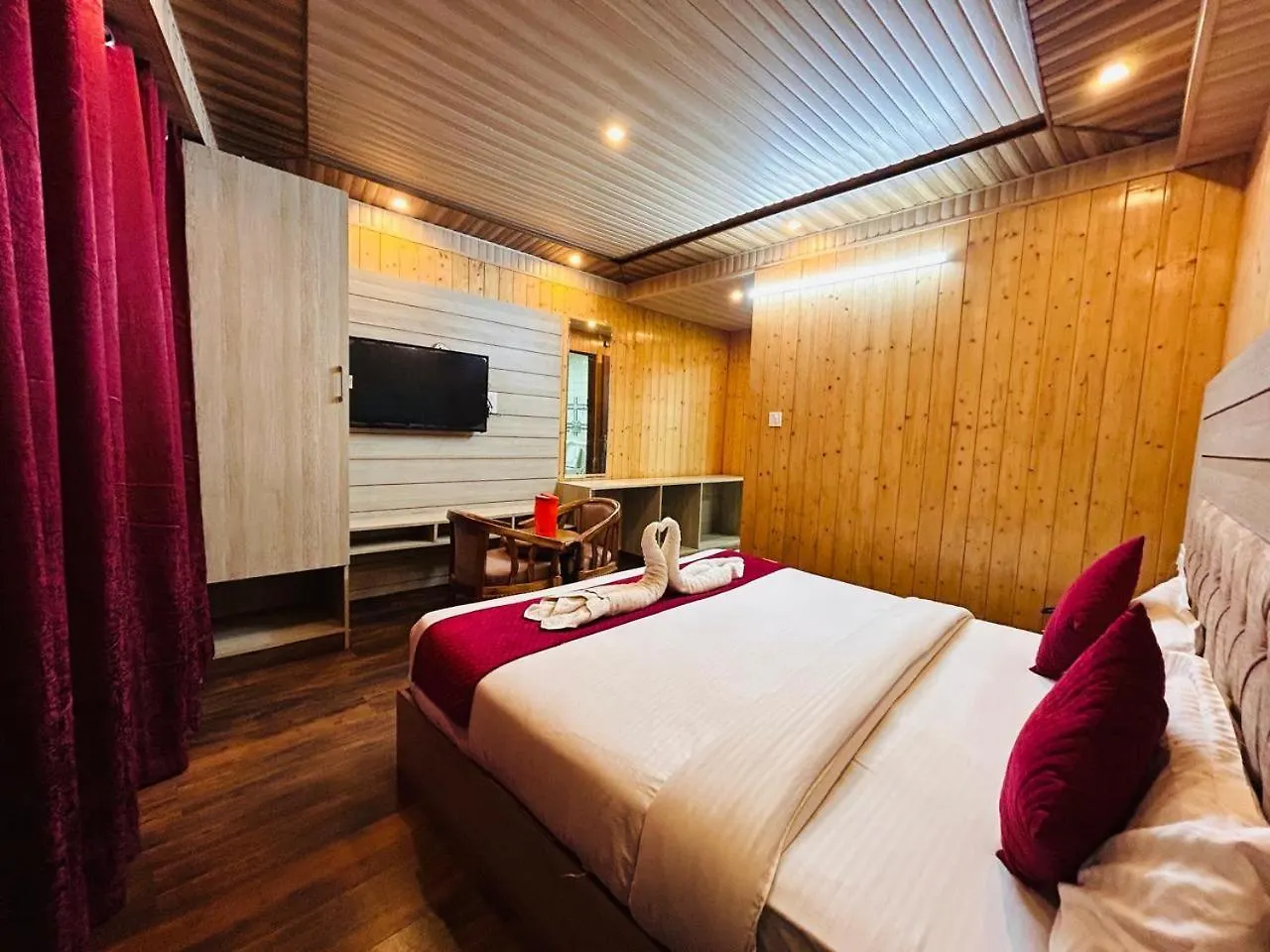 Hotel Yog Maya Near Sankat Mochan Temple Shimla 0*,  India