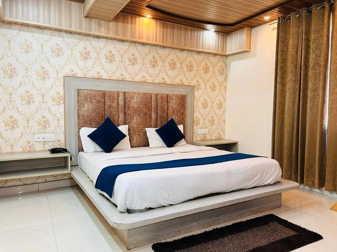 Hotel Yog Maya Near Sankat Mochan Temple Shimla 0*,  India